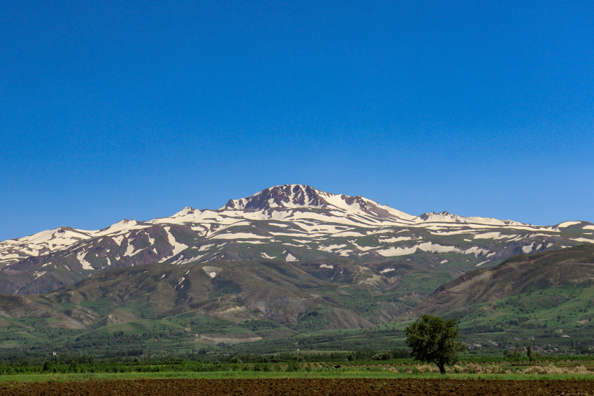 تصویر کوه بوز سینه ارومیه 