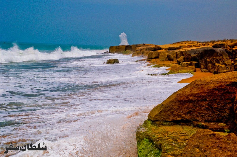 ساحل صخره ای - جاهای دیدنی چابهار