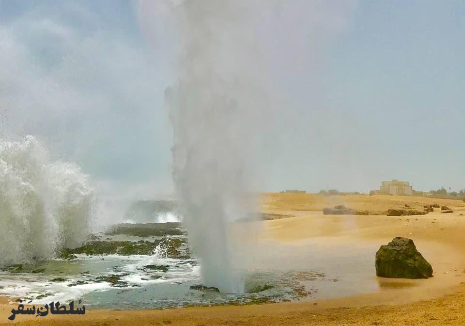 فواره طبیعی آب - جاهای دیدنی چابهار