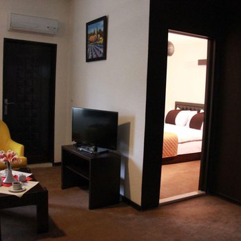 تصویر هتل لیلیوم  متل قو سلمان شهر