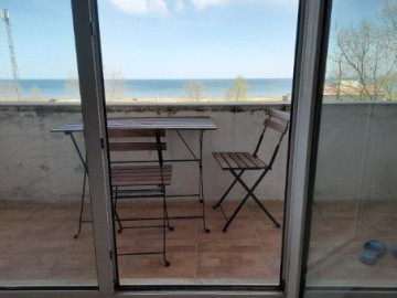 تصویر آپارتمان مبله ساحلی طبقه ۴ با ویوی دریا در بندر انزلی