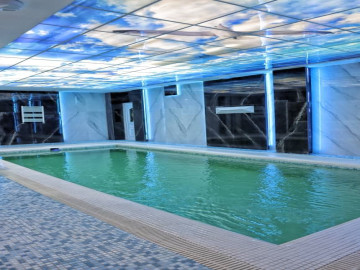 تصویر اقامتگاه عمارت طلایی، استخردار