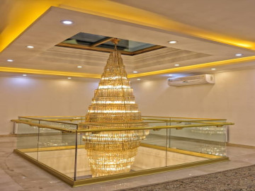 تصویر اقامتگاه عمارت طلایی، استخردار