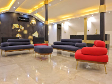 تصویر اقامتگاه عمارت طلایی، استخردار