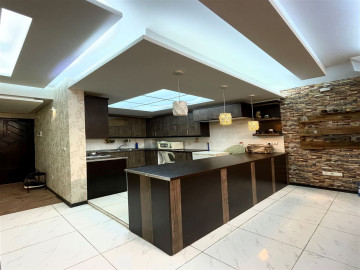 تصویر آ‌پارتمان لوکس دو خواب در بهترین لوکیشن شیراز