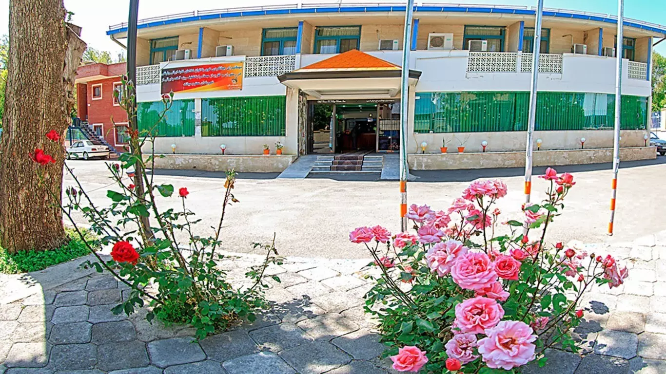 تصویر هتل جهانگردی خوی