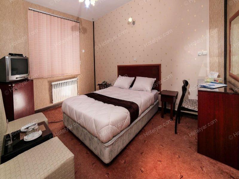 تصویر مسافرخانه جهانگردی غار علیصدر همدان