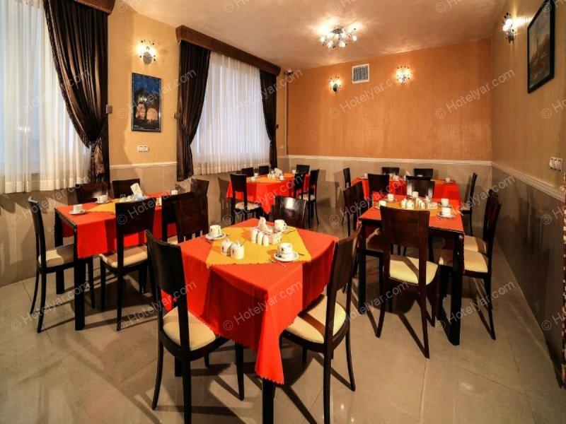 تصویر مسافرخانه جهانگردی غار علیصدر همدان