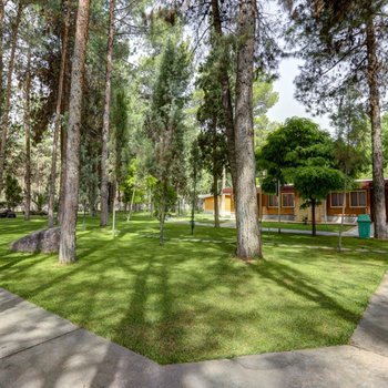 تصویر هتل جهانگردی تخت جمشید مرودشت