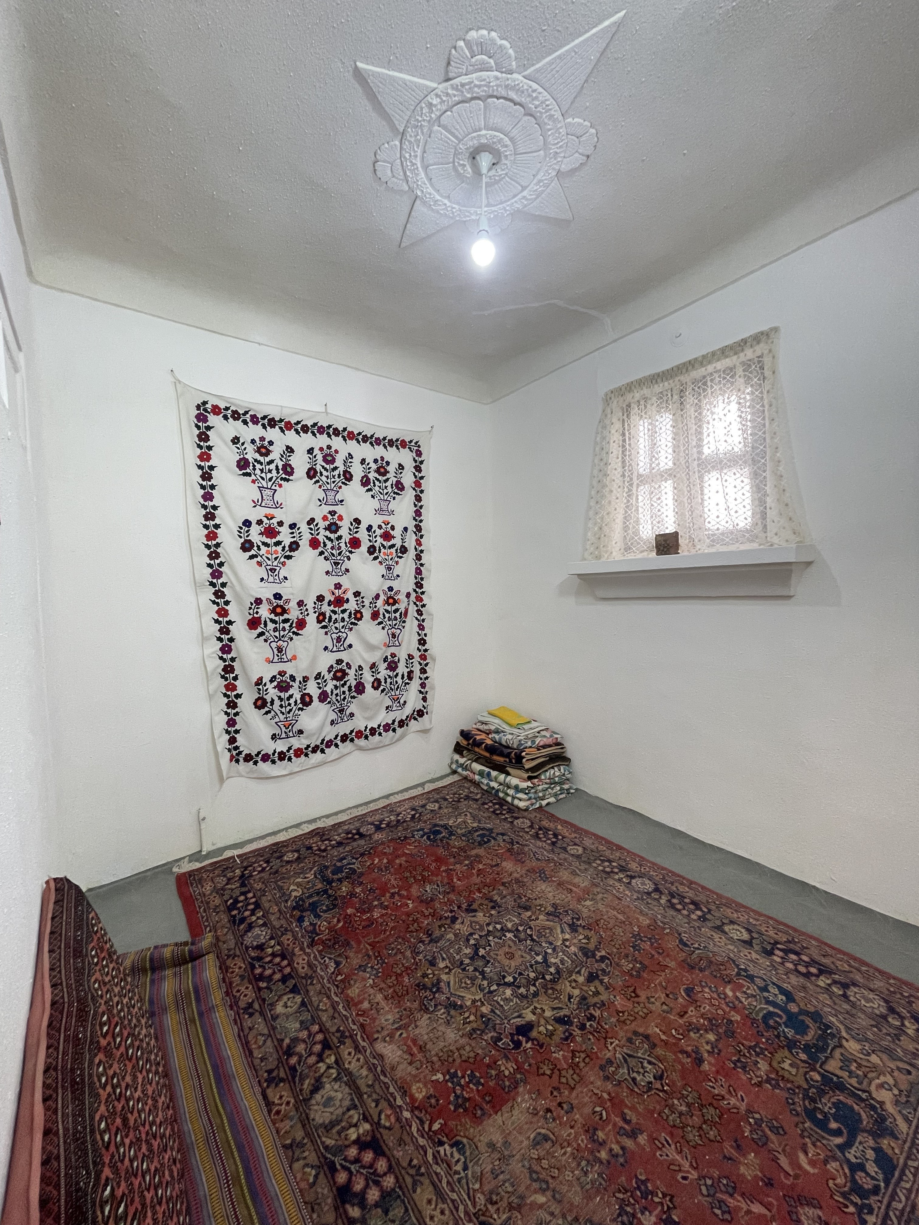 تصویر اتاق دو نفره گل برگ (خانه تاریخی هاشمی)