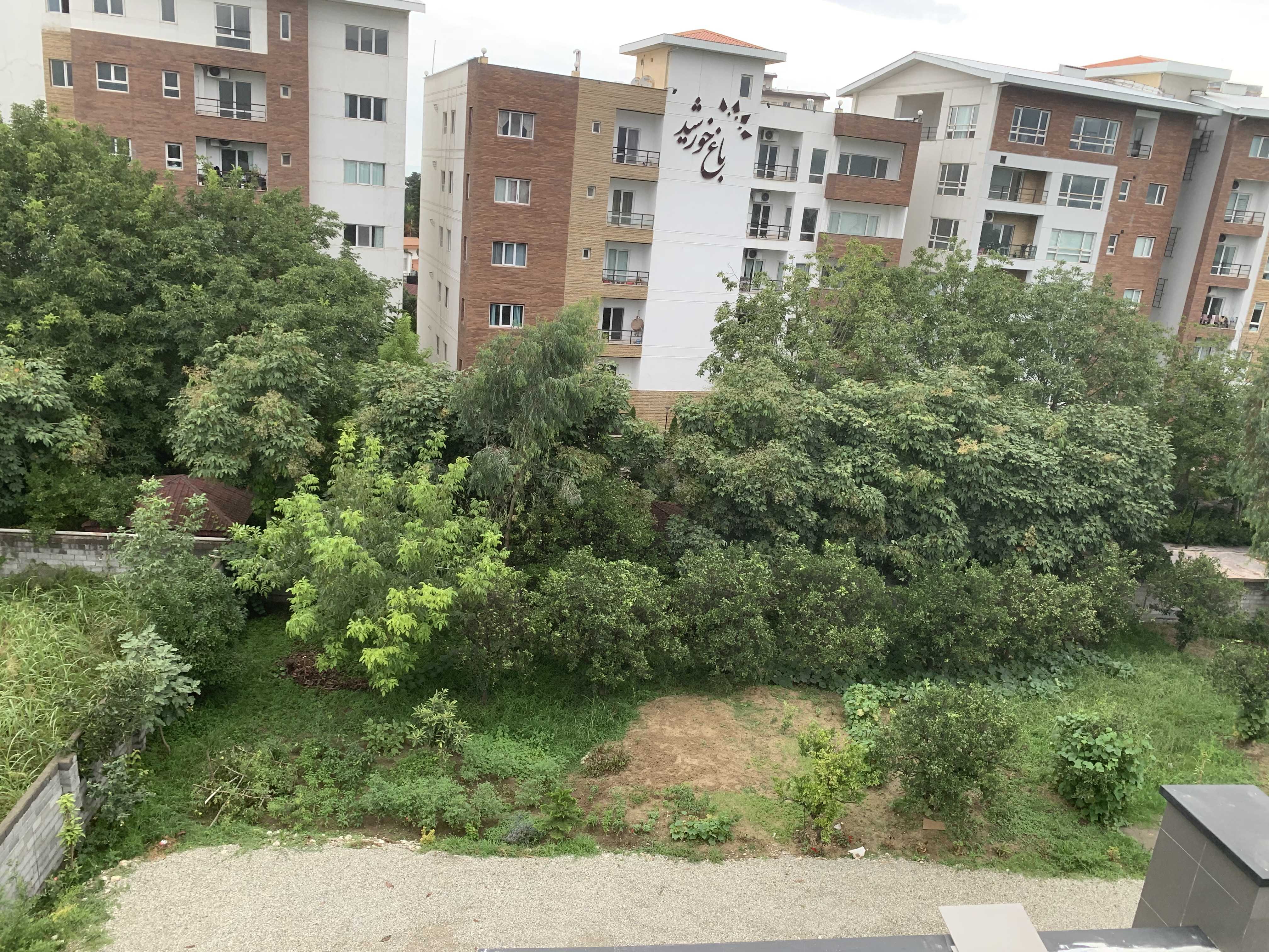 تصویر ویلای چهار خوابه همراه با استخر روباز