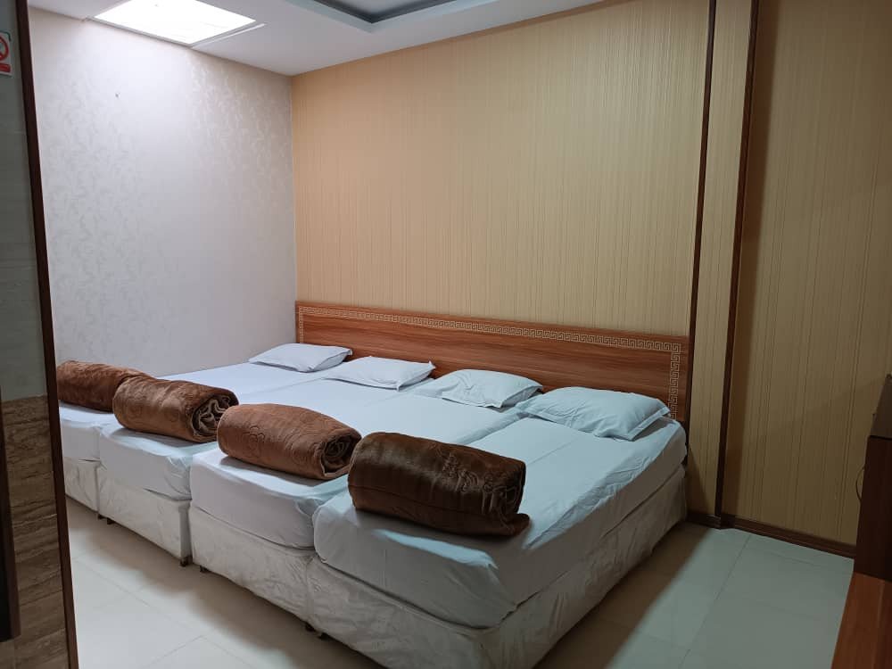 تصویر اتاق چهار تخته (مهمان خانه نصیری)