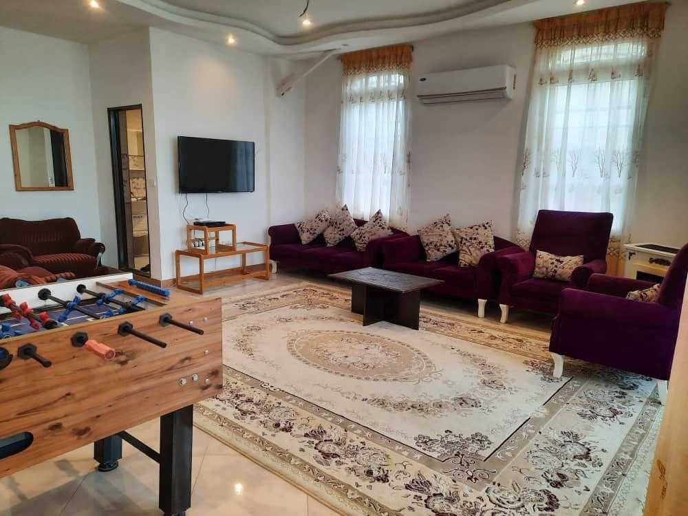 تصویر آپارتمان دو خواه همراه با تراس رو به دریا
