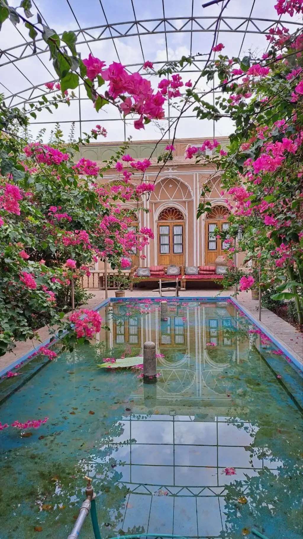 تصویر هتل سنتی کهن کاشانه یزد