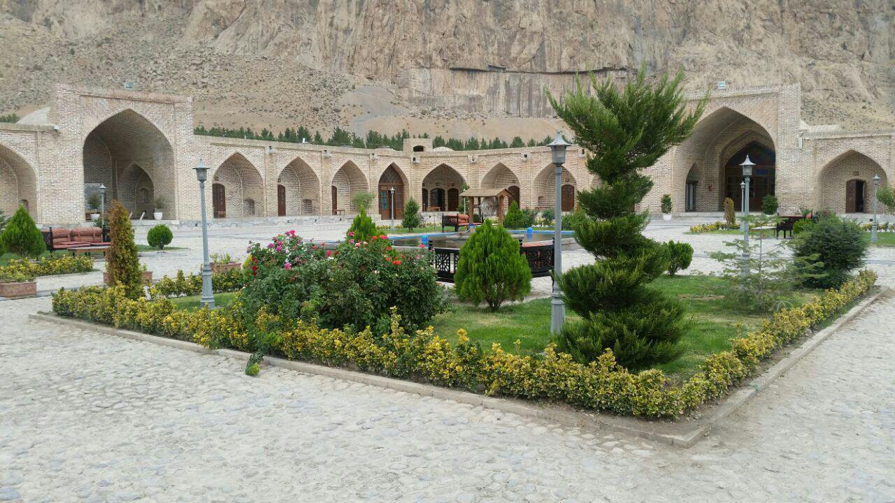 تصویر هتل لاله بیستون (کرمانشاه) بیستون