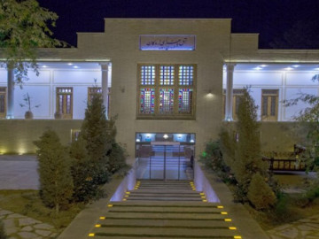 نمایی از هتل باغسرا