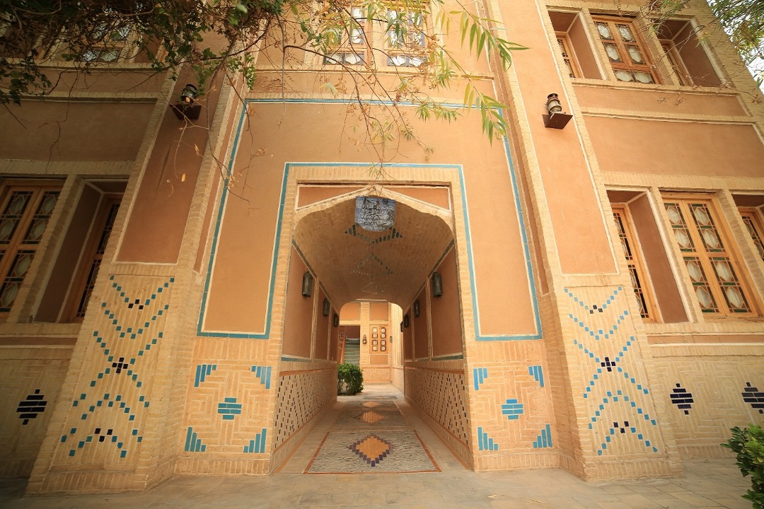 تصویر هتل باغ مشیرالممالک یزد