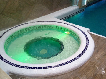 تصویر  ویلای چهار خوابه همراه با استخر موزیکال 