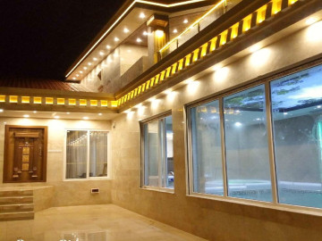 تصویر  ویلای چهار خوابه همراه با استخر موزیکال 