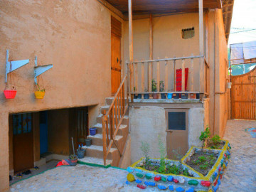 عکس اقامتگاه آبشاران لوه