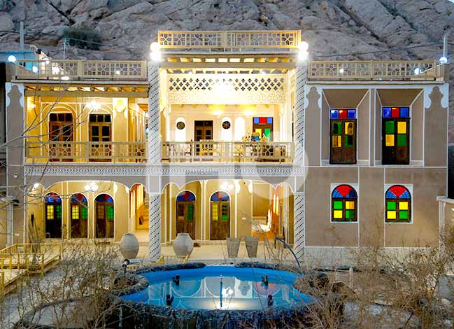 تصویر اقامتگاه باغ دو سرو تفت