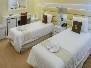 عکس هتل ثامن مشهد