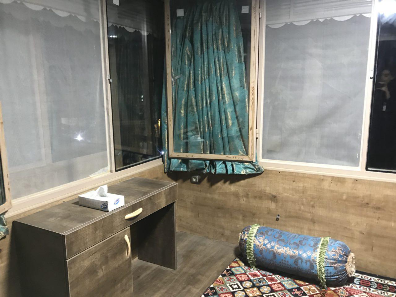 عکس اتاق شیشه ای کوچک