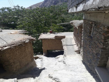 تصویر اقامتگاه بومگردی و خانه روستایی در گلین سنندج-باران اتاق 1