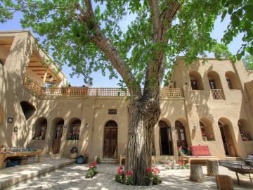 تصویر اقامتگاه بومگردی در نطنز اصفهان - دو دری