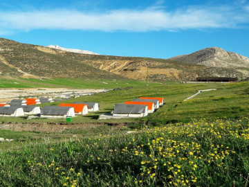 تصویر چادر بومگردی عشایری در حومه چلگرد - کوهرنگ