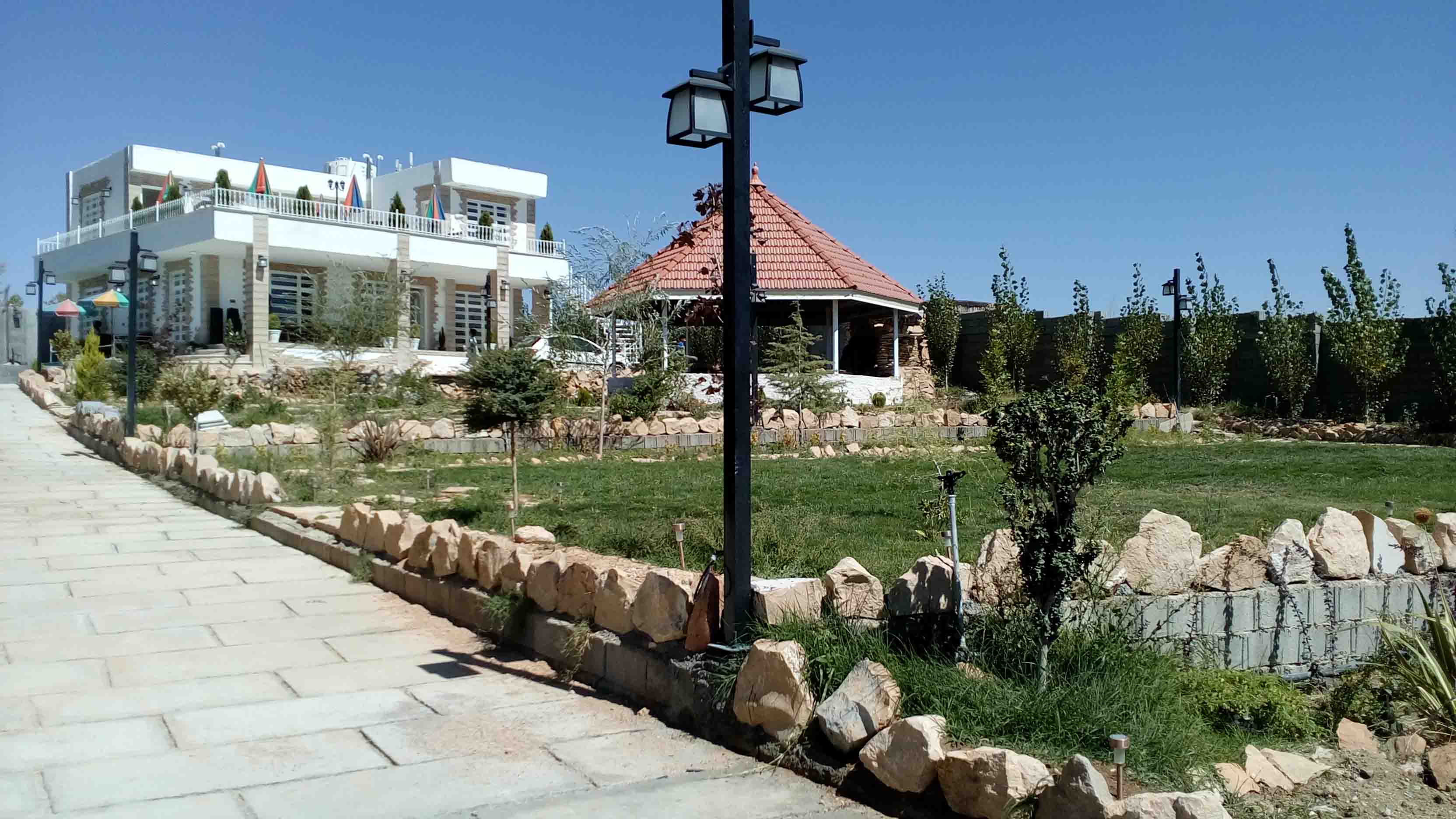 عکس ویلا باغ 4 خوابه با استخر روباز