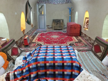 تصویر اتاق سنتی در غرقاب گلپایگان