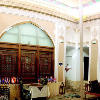 تصویر هتل تاریخی لب خندق یزد