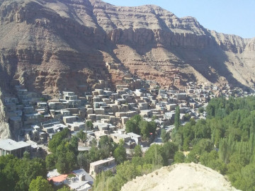 تصویر خانه حیاط دار در حصار شیروان