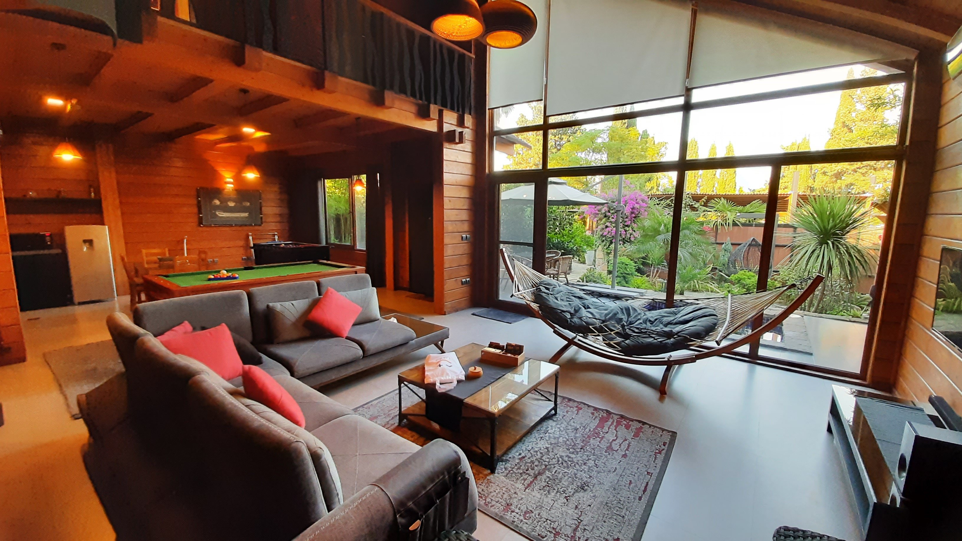 عکس کلبه چوبی سوپر لوکس با جکوزی