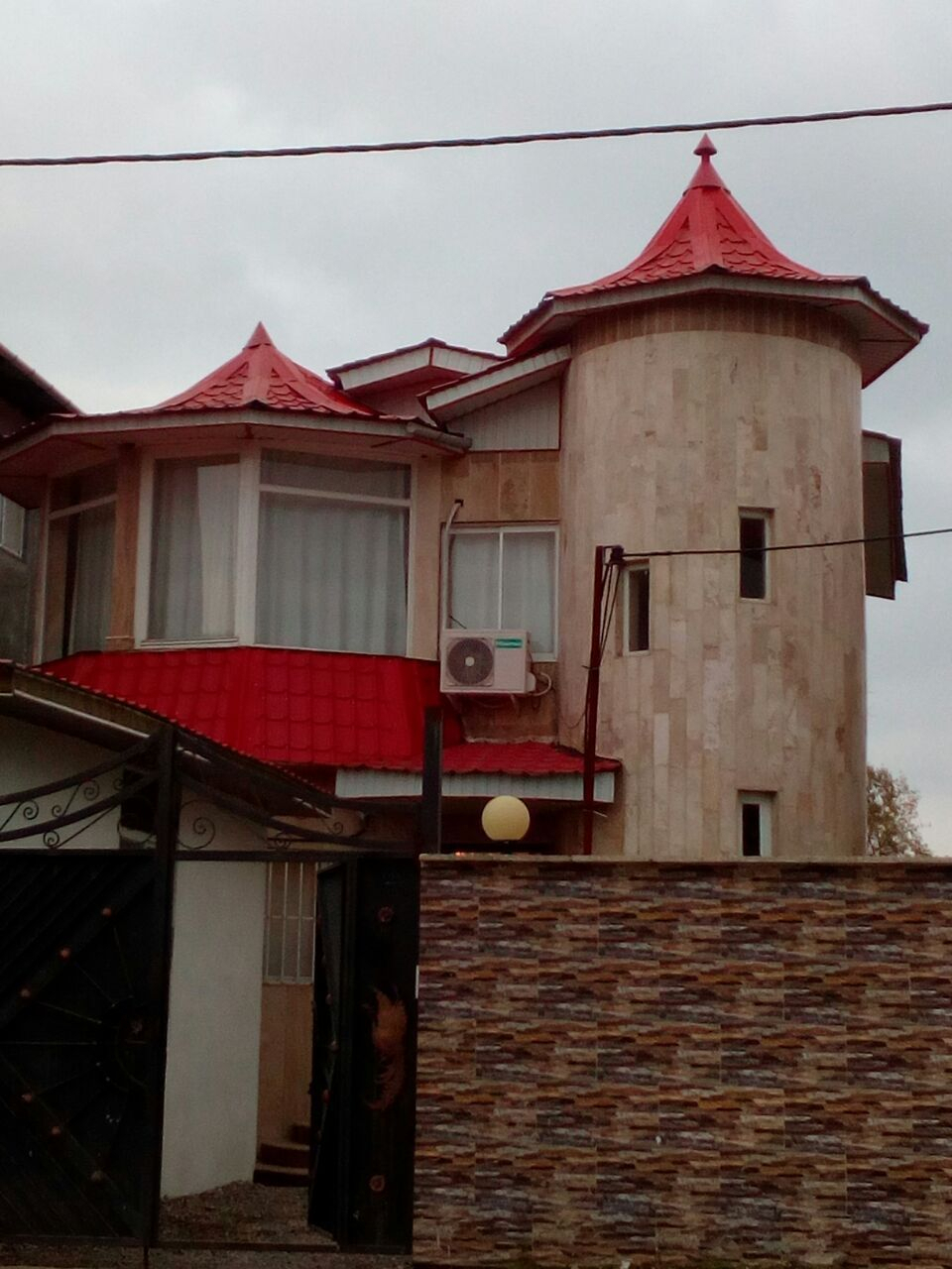 عکس ویلا ٣ خوابه استخردار