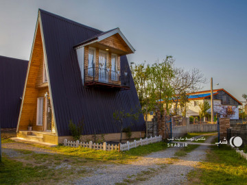 تصویر کلبه چوبی کلون با دوچرخه سواری رایگان