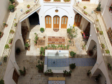 تصویر اقامتگاه سنتی "سرای امیر" اتاق سه دری 