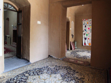 تصویر اقامتگاه"میرزا غلامحسین خان"اتاق 12متری2
