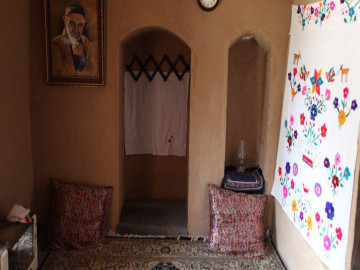 تصویر اقامتگاه"میرزا غلامحسین خان"اتاق 12متری 1
