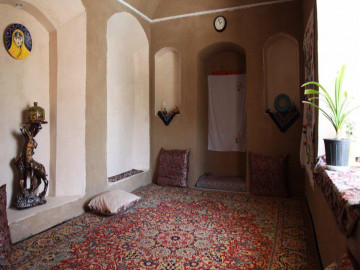تصویر اقامتگاه"میرزا غلامحسین خان"اتاق 15متری