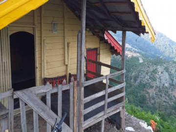 عکس کلبه چوبی در ییلاق سویه‌چاله ماسال