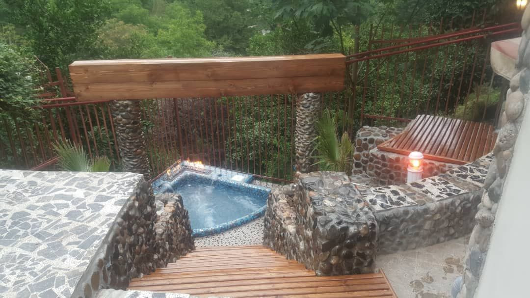 عکس ویلا جنگلی رامسر با جکوزی