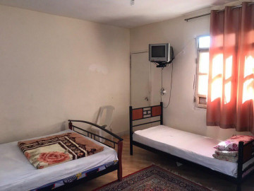 عکس بومگردی قلعه الموت اتاق دو تخته