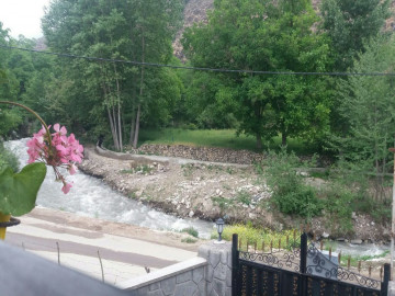 عکس ویلا جنگلی لب رودخانه کلاردشت