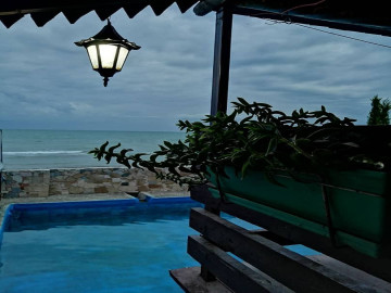 تصویر ویلا تک‌خواب ساحلی با استخر روباز