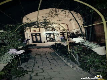 تصویر اقامتگاه سنتی و قدیمی خانم جون در مرکز شهر نزدیک اثار تاریخی