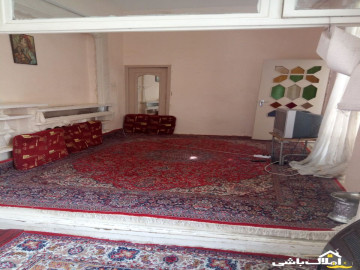 تصویر دربست حیاط دار در اصفهان