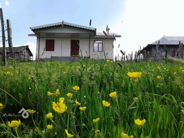 تصویر خانه روستایی با ویو ابر در ییلاق شکردشت