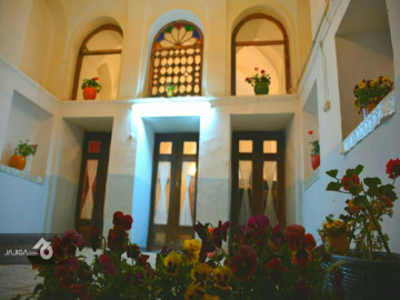 تصویر رزرو خانه سنتی در اصفهان - اتاق ۴ دری